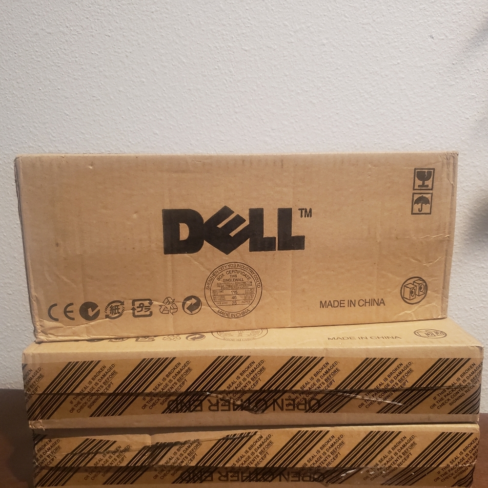New! In Box. *Dell/AX510 Soundbar Deluxe Stereo High End Speaker Bar